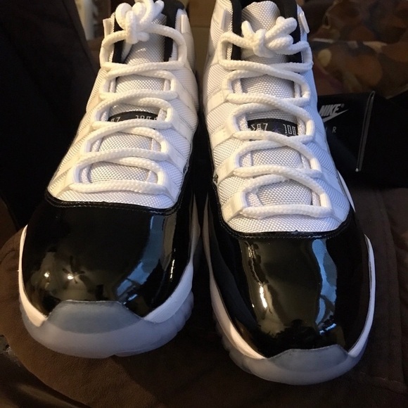 Jordan Retro 11 Concords - Picture 2 of 6